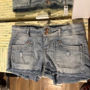L.e.i Ashley low rise flare shorts